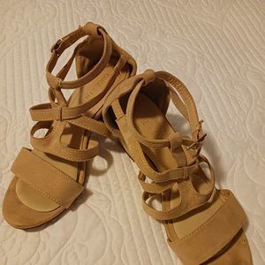 Ladies beige suede sandles